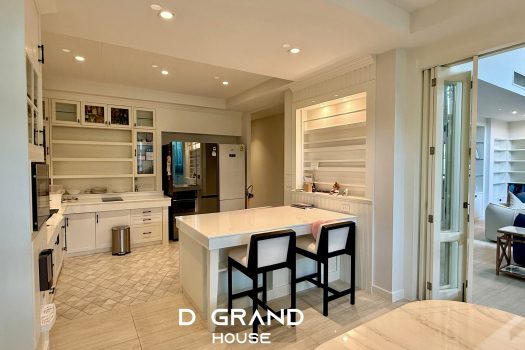 ปรับลดด่วน บ้านหรูซอยสุขุมวิท 𝟰𝟵 ทำเลดีมาก ราคาเพียง 𝟴𝟵 ล้านบาท.