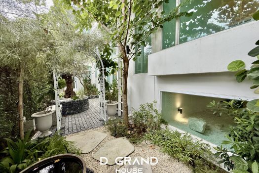 ปรับลดด่วน บ้านหรูซอยสุขุมวิท 𝟰𝟵 ทำเลดีมาก ราคาเพียง 𝟴𝟵 ล้านบาท.