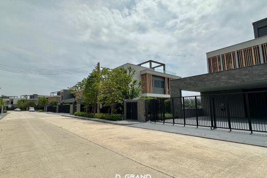𝗟𝗮𝗸𝗲 𝗟𝗲𝗴𝗲𝗻𝗱 บางนา สุวรรณภูมิ บ้านหรูริมทะเลสาบ พร้อมสระว่ายน้ำ แปลงสุดท้าย ถ้าไม่อยากพลาดราคาสุดพิเศษเฉพาะ D Grand House