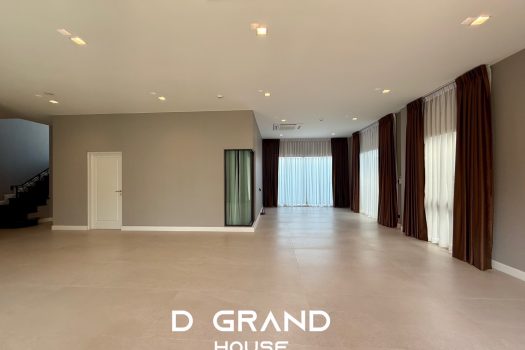 ขายด่วน! บ้านหรู 𝐆𝐫𝐚𝐧𝐝 𝐁𝐚𝐧𝐠𝐤𝐨𝐤 𝐁𝐨𝐮𝐥𝐞𝐯𝐚𝐫𝐝 กรุงเทพกรีฑา ในราคาสุดพิเศษ ถูกกว่าโครงการ !