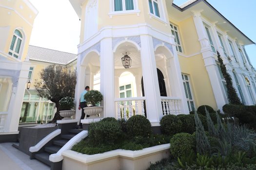 ห้ามพลาด โอกาสสุดพิเศษที่คุณจะได้เป็นเจ้าของบ้านสุดหรู โครงการ “𝐓𝐡𝐞 𝐑𝐨𝐲𝐚𝐥 𝐑𝐞𝐬𝐢𝐝𝐞𝐧𝐜𝐞” เกษตร นวมินทร์