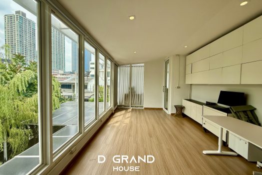 ปรับลดด่วน บ้านหรูซอยสุขุมวิท 𝟰𝟵 ทำเลดีมาก ราคาเพียง 𝟴𝟵 ล้านบาท.