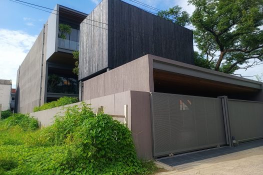 บ้านเดี่ยว สไตล์ Unique Modern 3 ชั้น ซอยนาคนิวาส 20 บ้านใหม่ แต่งสวยมาก พร้อมสระว่ายน้ำในตัวและลิฟท์