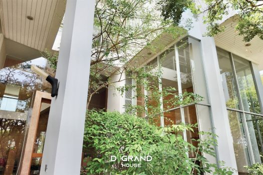 บ้านหรูในสนามกอล์ฟ วิวทะเลสาบ ทำเลดี ฮวงจุ้ยรับทรัพย์ พื้นที่ใช้สอยจัดเต็ม 1,000 ตร.ม. คุ้มเกินไปไหม!