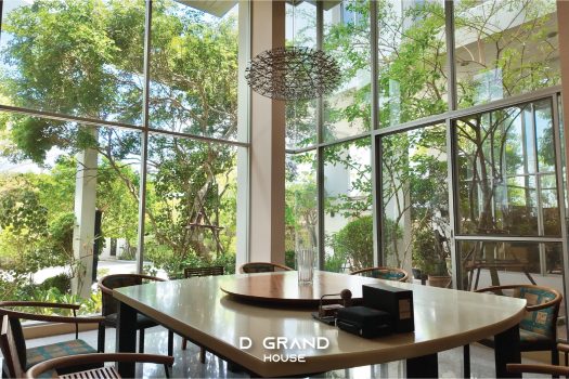 บ้านหรูในสนามกอล์ฟ วิวทะเลสาบ ทำเลดี ฮวงจุ้ยรับทรัพย์ พื้นที่ใช้สอยจัดเต็ม 1,000 ตร.ม. คุ้มเกินไปไหม!