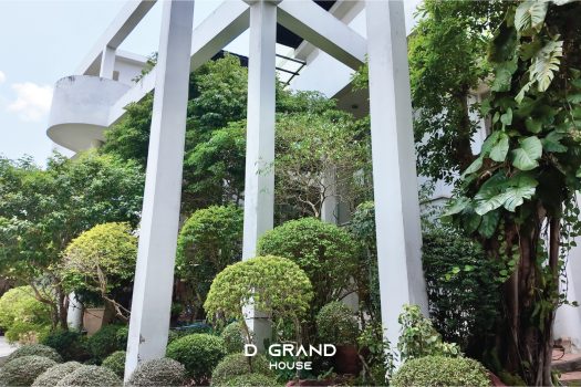 บ้านหรูในสนามกอล์ฟ วิวทะเลสาบ ทำเลดี ฮวงจุ้ยรับทรัพย์ พื้นที่ใช้สอยจัดเต็ม 1,000 ตร.ม. คุ้มเกินไปไหม!