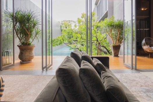 บ้านเดี่ยว สไตล์ Unique Modern 3 ชั้น ซอยนาคนิวาส 20 บ้านใหม่ แต่งสวยมาก พร้อมสระว่ายน้ำในตัวและลิฟท์