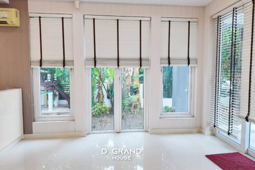 บ้านหรูหลังมุม 2ชั้น ทำเล ลาดพร้าว ซอย 1 ปรับราคาลงเพิ่มเกือบล้าน !!!