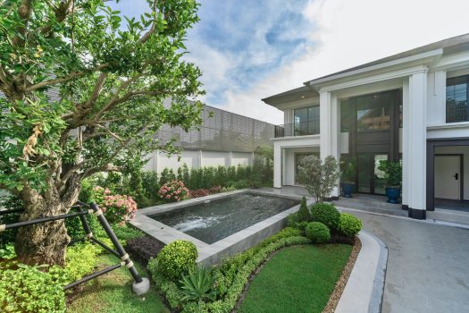 บ้านเดี่ยวพร้อมสระว่ายน้ำ สุด Exclusive แปลงเดียวใจกลางพระราม 9 ที่สุดแห่งทำเล และเป็นส่วนตัวเพียง 1 ยูนิต