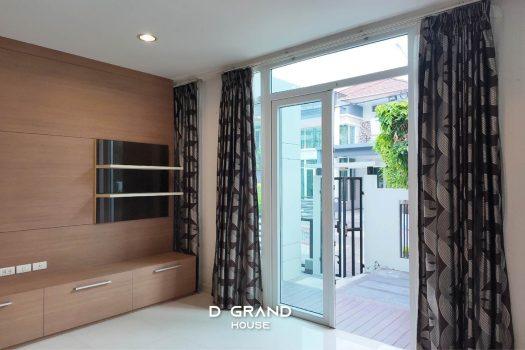 บ้านหรูหลังมุม 2ชั้น ทำเล ลาดพร้าว ซอย 1 ปรับราคาลงเพิ่มเกือบล้าน !!!