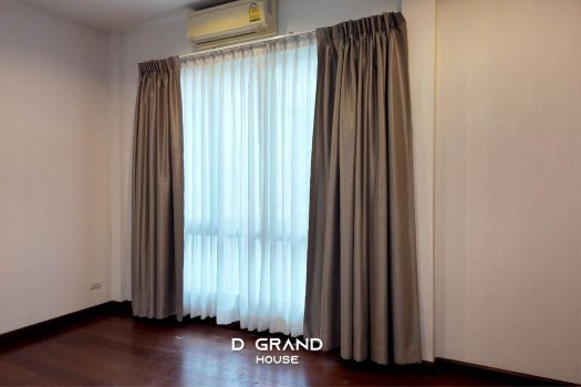 บ้านหรูหลังมุม 2ชั้น ทำเล ลาดพร้าว ซอย 1 ปรับราคาลงเพิ่มเกือบล้าน !!!