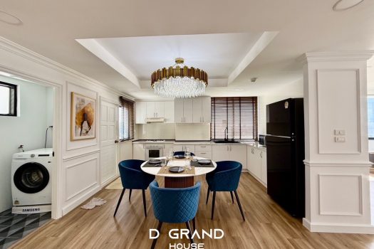 Newly Renovated fully-furnished 2-Bedroom with Stunning Views Near BTS Nana