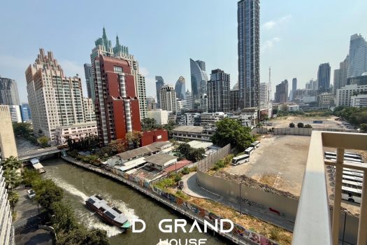 Hot Deal! Luxury 2BR Condo in Chidlom – Below Market Price!