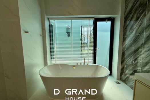 ขาย/ให้เช่า บ้านหรู 𝗡𝗮𝗻𝘁𝗮𝘄𝗮𝗻 พระราม 𝟵 กรุงเทพกรีฑาตัดใหม่ บ้านแปลงมุม ติดสวน แต่งสวย พร้อมสระว่ายน้ำ