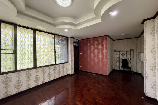 ขายด่วน ตึกแถว 3.5 ชั้น ซอยสิรินธร 4 ทำเลทอง ใกล้รถไฟฟ้าบางบำหรุ 100 เมตร!