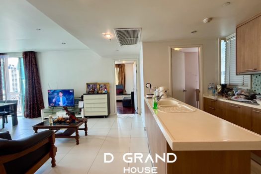 Hot Deal! Luxury 2BR Condo in Chidlom – Below Market Price!