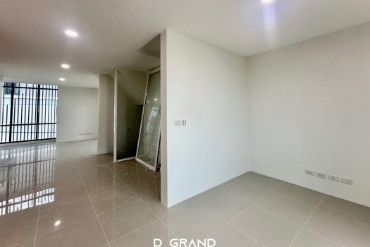 Luxury Home Office แปลงมุม พร้อมลิฟต์ @ Premium Place เอกมัย-รามอินทรา 2 สุคนธสวัสดิ์