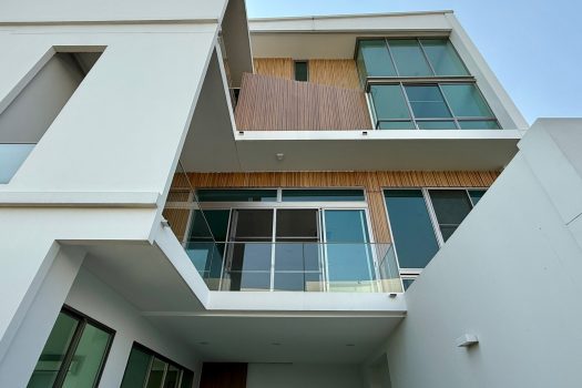 บ้านเดี่ยว 𝟯 ชั้น หลังมุม โครงการ 𝗩𝗜𝗩𝗘 พระราม 𝟵 – ราคาดี คุ้มเกินคาด!