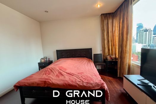 Hot Deal! Luxury 2BR Condo in Chidlom – Below Market Price!