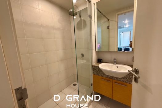 Hot Deal! Luxury 2BR Condo in Chidlom – Below Market Price!