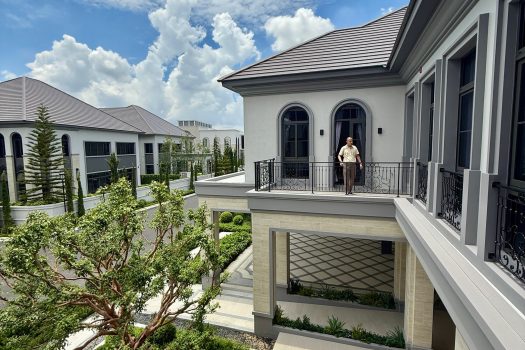 บ้านหรูมีหลายระดับ… แต่ 𝟭,𝟬𝟬𝟬+ ตร.ม. พร้อมโลเคชั่นกรุงเทพกรีฑา ไม่ใช่ใครก็ทำได้” 𝗧𝗵𝗲 𝗣𝗮𝗹𝗮𝘇𝘇𝗼 กรุงเทพกรีฑา โดย 𝗔𝗣