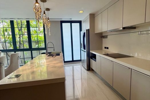 𝗥𝗮𝗿𝗲 𝗶𝘁𝗲𝗺 ใจกลางสุขุมวิท — ทาวน์โฮมหรู 𝟰.𝟱 ชั้น โครงการ 𝗤𝘂𝗮𝗿𝘁𝗲𝗿 𝟯𝟭 โครงการหรู สุด 𝗣𝗿𝗶𝘃𝗮𝘁𝗲 สำหรับ 𝟮𝟬 ครอบครัว พร้อมลิฟต์ส่วนตัว