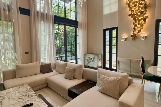 𝗥𝗮𝗿𝗲 𝗶𝘁𝗲𝗺 ใจกลางสุขุมวิท — ทาวน์โฮมหรู 𝟰.𝟱 ชั้น โครงการ 𝗤𝘂𝗮𝗿𝘁𝗲𝗿 𝟯𝟭 โครงการหรู สุด 𝗣𝗿𝗶𝘃𝗮𝘁𝗲 สำหรับ 𝟮𝟬 ครอบครัว พร้อมลิฟต์ส่วนตัว