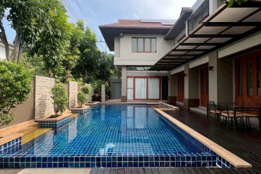 บ้านหรูหลังใหญ่ พร้อมสระว่ายน้ำ ใจกลาง เกษตร-นวมินทร์ โครงการ “อารียา สวนา 1”