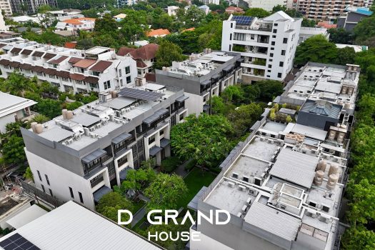 𝗥𝗮𝗿𝗲 𝗶𝘁𝗲𝗺 ใจกลางสุขุมวิท — ทาวน์โฮมหรู 𝟰.𝟱 ชั้น โครงการ 𝗤𝘂𝗮𝗿𝘁𝗲𝗿 𝟯𝟭 โครงการหรู สุด 𝗣𝗿𝗶𝘃𝗮𝘁𝗲 สำหรับ 𝟮𝟬 ครอบครัว พร้อมลิฟต์ส่วนตัว