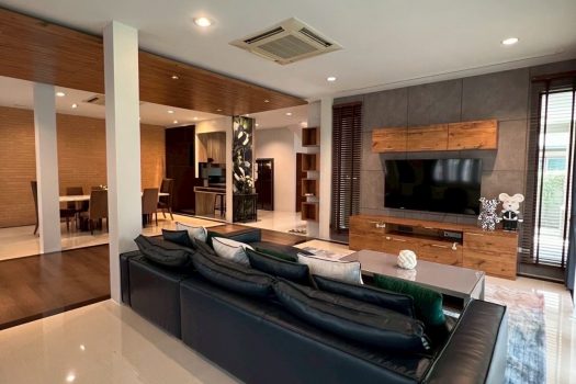 บ้านหรูหลังใหญ่ พร้อมสระว่ายน้ำ ใจกลาง เกษตร-นวมินทร์ โครงการ “อารียา สวนา 1”