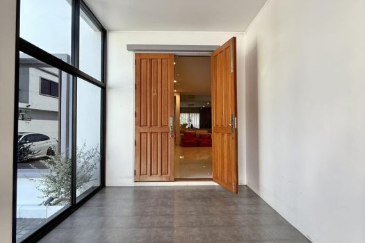 บ้านเดี่ยว ที่ดิน 1 ไร่ใจกลางเมือง 3.5 กม. จากศิริราช 2 หลังในรั้วเดียว