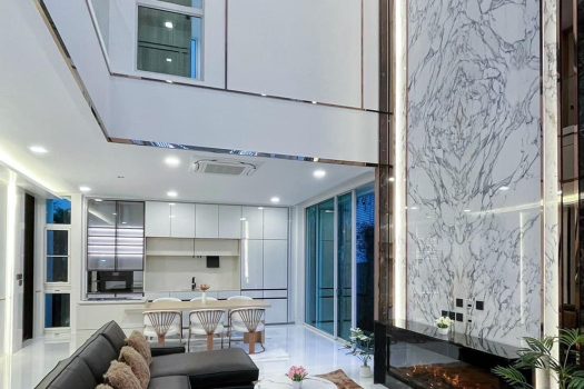 บ้านหรู 𝟯 ชั้น 𝗩𝗜𝗩𝗘 เอกมัย–รามอินทรา ลิฟต์ส่วนตัว | จากุซซี่ส่วนตัว | เฟอร์ฯครบ เข้าอยู่ได้ทันที