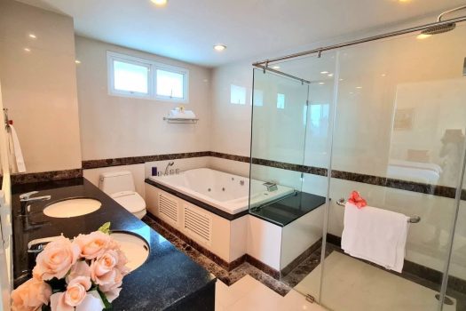 Penthouse Duplex at Piyathip Place, Sukhumvit 39 – Now Available